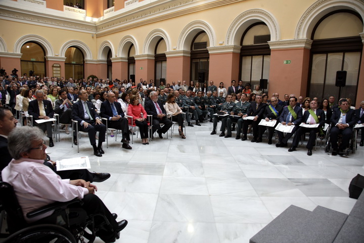 La Guardia Civil es condecorada por el Ministerio de Agricultura, Alimentación, y Medio Ambiente 