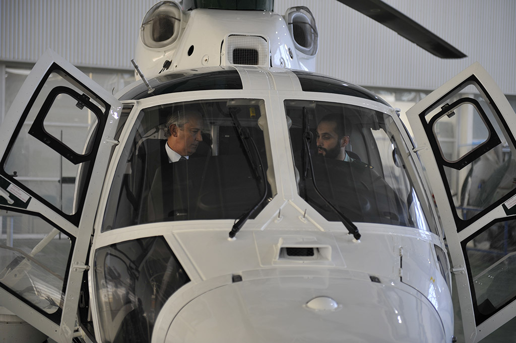 El Director General recepciona los dos primeros helicópteros cedidos por el MAGRAMA a la Guardia Civil