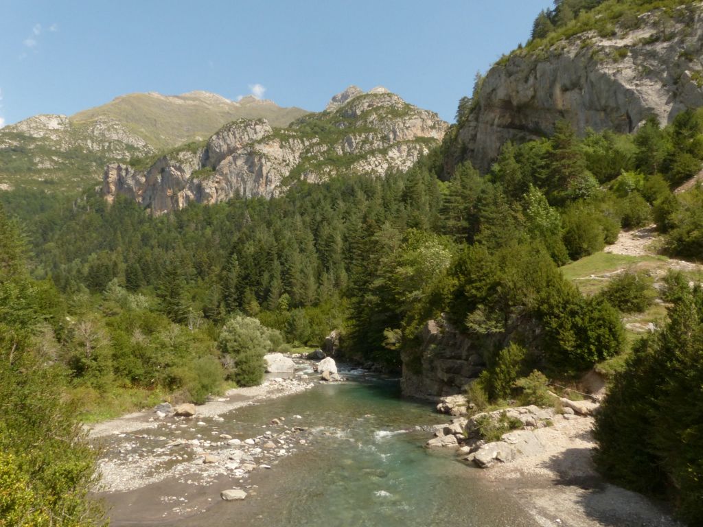 Tramo de alta montaña en la reserva natural fluvial Río Ara