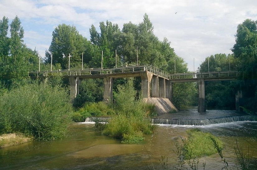 Restos de la antigua infraestructura de Playa de Madrid