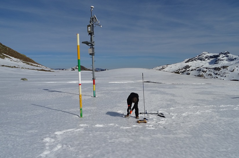 Extracción testigos de nieve 2017. Telenivómetro y Pertiga de Fuentes Carrionas (Sist. Cantábrico)