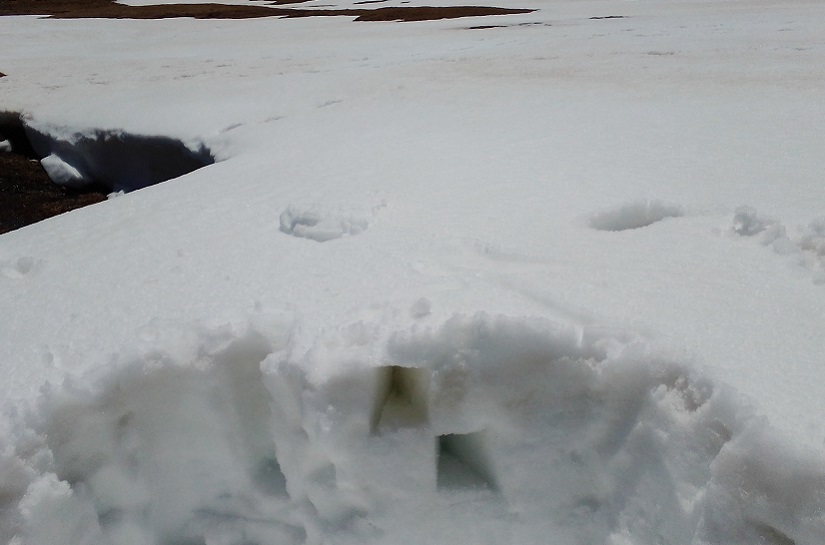 Zanja para la medición de densidad en el perfil de nieve con el uso de wedge cutters