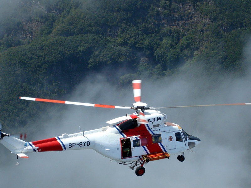 Helicóptero Sokol en vuelo