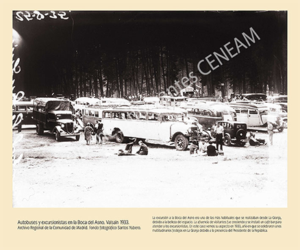 Autobuses y excursionistas en la Boca del Asno. Valsaín 1933.
Archivo Regional de la Comunidad de Madrid. Fondo fotográfico Santos Yubero.