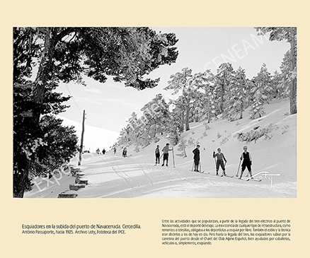 Esquiadores en la subida del puerto de Navacerrada. Cercedilla.
António Passaporte, hacia 1925. Archivo Loty. IPCE. Ministerio de Educación, Cultura y Deporte.