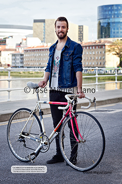 "La cadena que te esclaviza a La Libertad... ¡¡¡la de la transmisión de tu Bicicleta!!!" José Manuel Ibáñez Lérida, Colectivo Jerez en Bici