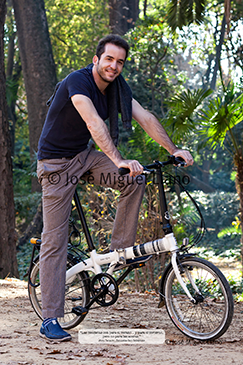 "Las bicicletas son para el verano... y para el invierno, pero no para las aceras." Josu Benaito, Donostia-San Sebastián