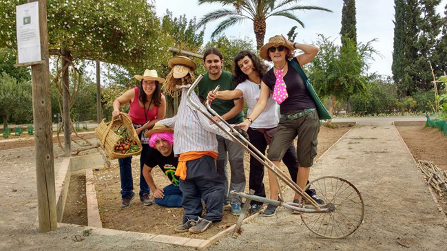 photocall en la huerta durante el encuentro