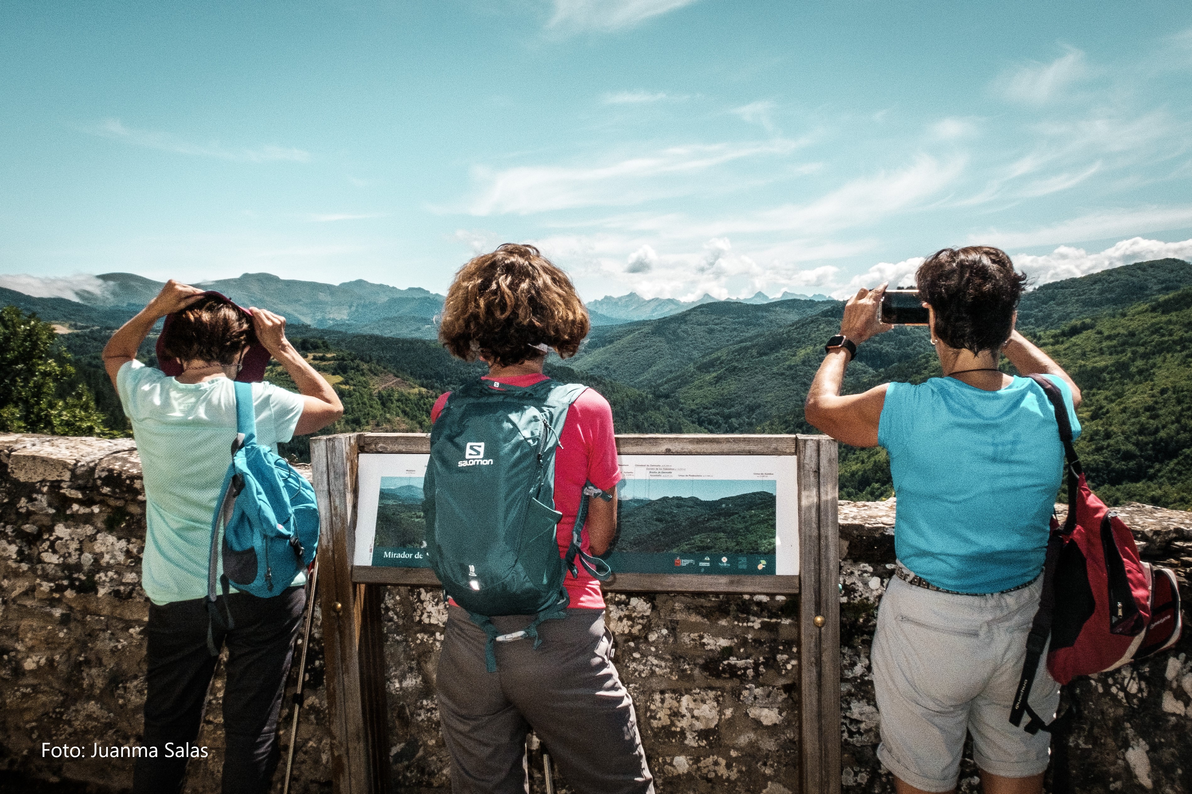 Mirador del Pirineo navarro en Ochagavía, Navarra	Juanma Salas