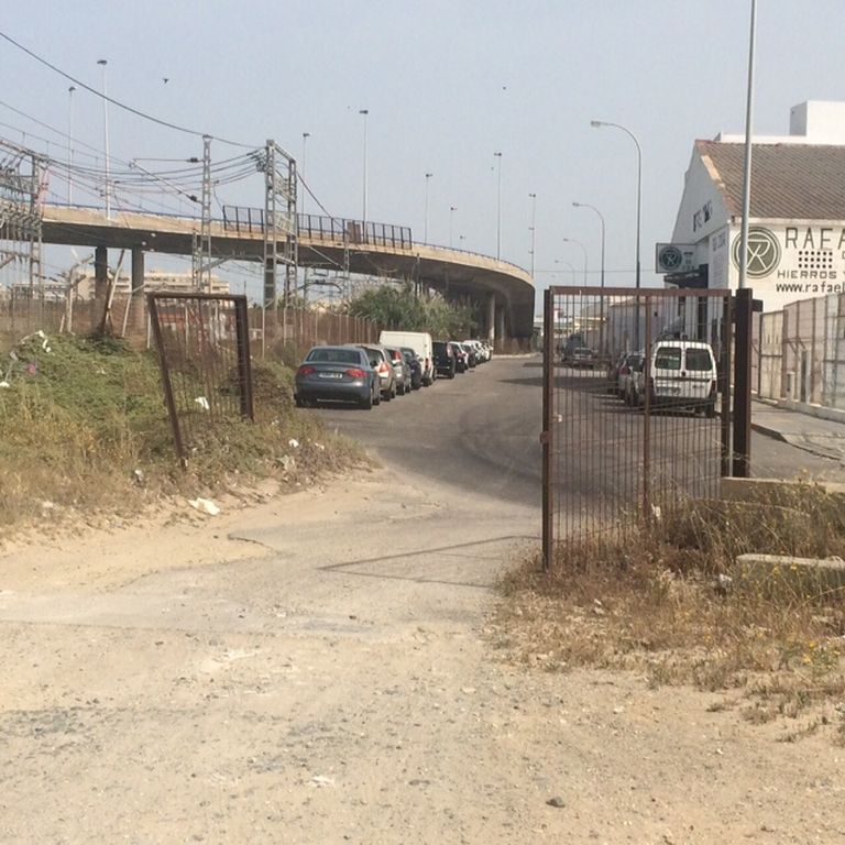 Adecuación de sendero para tránsito peatonal entre Torregorda y Cortadura (Antes)