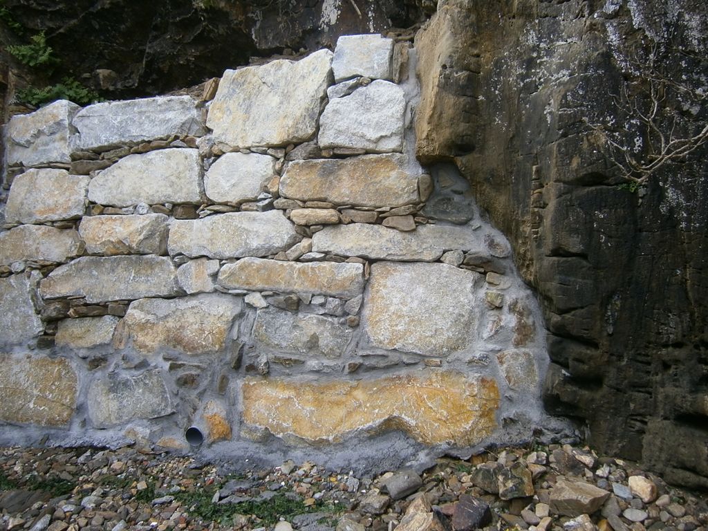 Protección y estabilización de taludes en la senda de Cabana (T.M. de Cabana de Bergantiños). Después de las obras