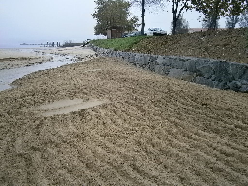 Protección de taludes en la playa del Testal (T.M. de Noia). Después de las obras