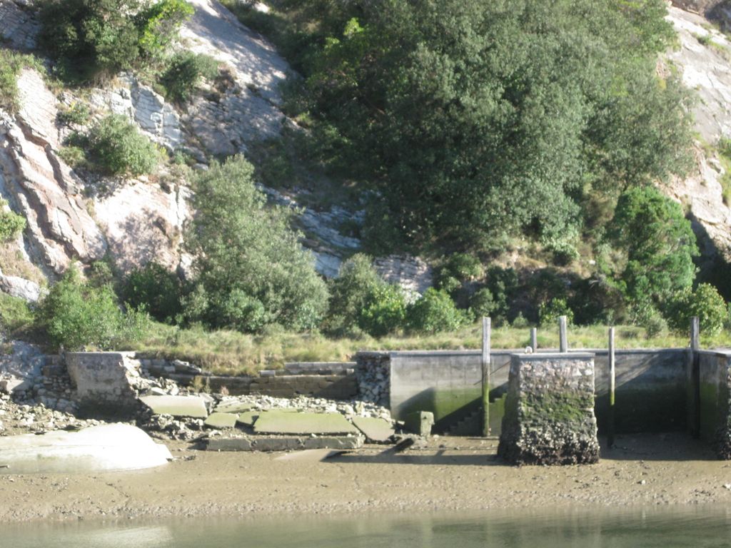 Demolición del embarcadero de Flores (T.M. Zumaia). Antes de las obras