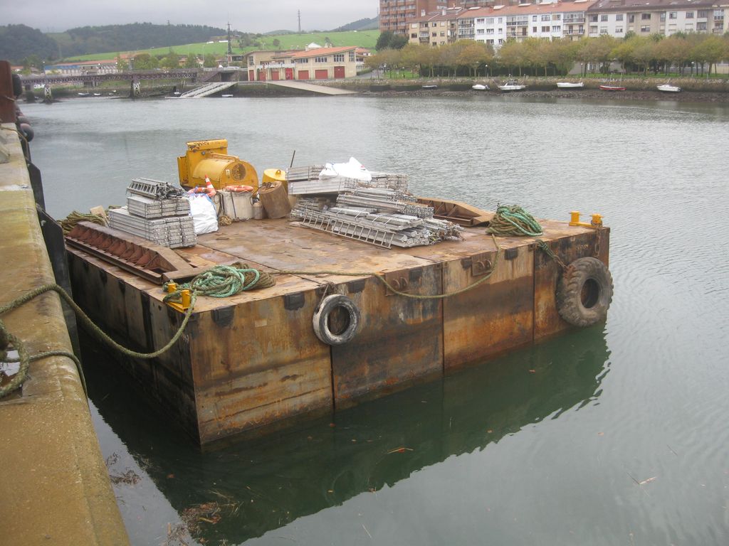 Demolición del embarcadero de Flores (T.M. Zumaia). Durante las obras