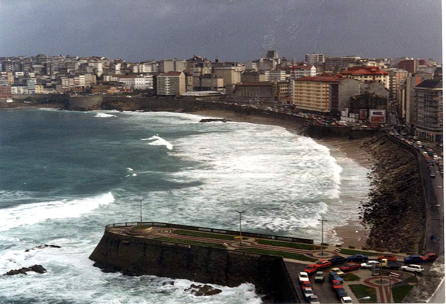 Antes de las obras. Paseo y playa ensenada del Orzán 