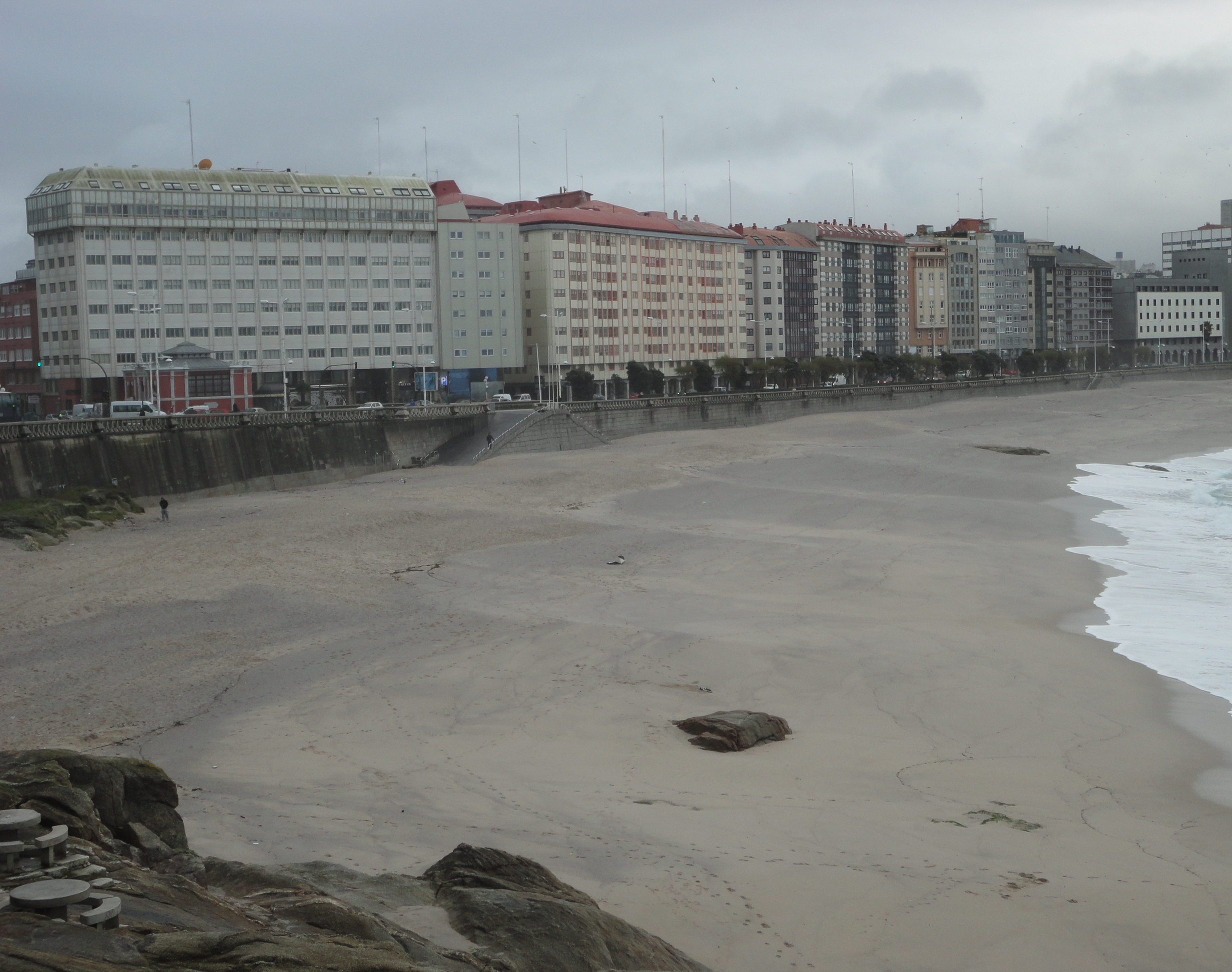 Después de las obras. Paseo y playa ensenada del Orzán 