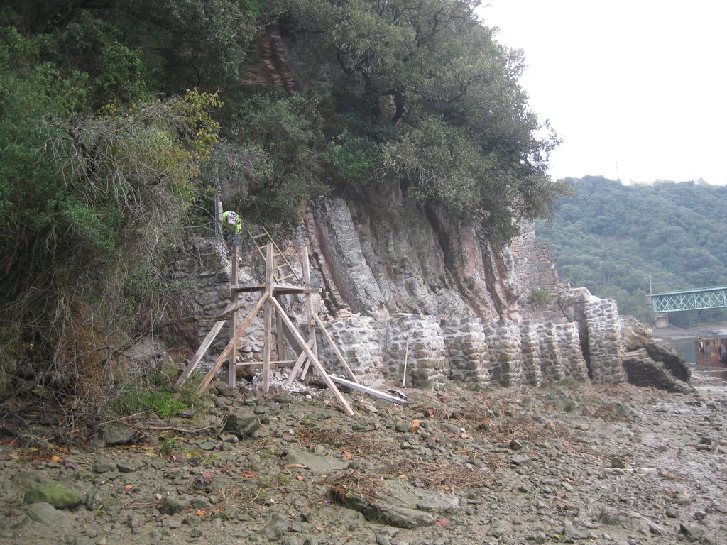 Demolición del embarcadero de Flores (T.M. Zumaia). Durante las obras