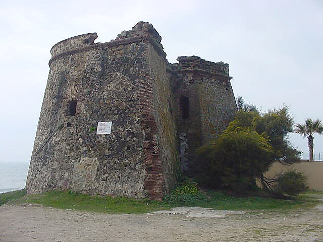 Torre del Lance de las Cañas (Marbella) (Antes de las obras)