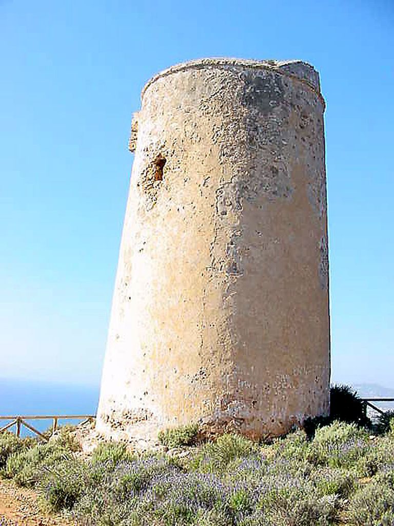 Torre de Maro (Nerja) (Antes de las obras)