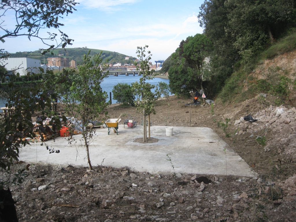 Demolición del embarcadero de Flores (T.M. Zumaia). Durante las obras