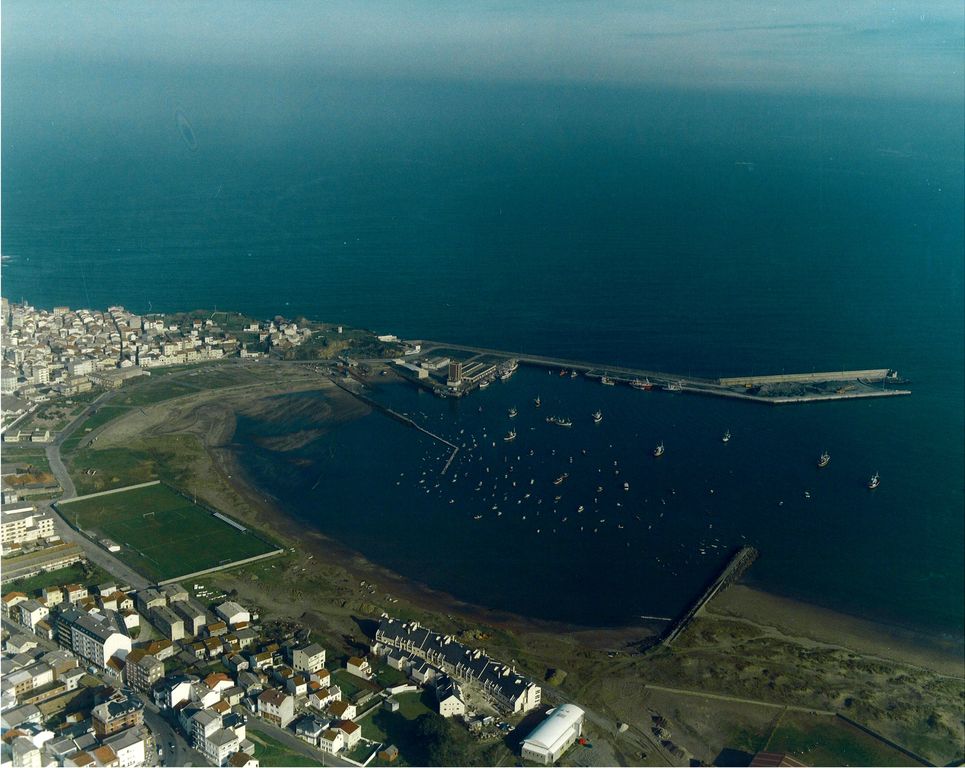 Acondicionamiento de la fachada marítima de Cariño. Antes