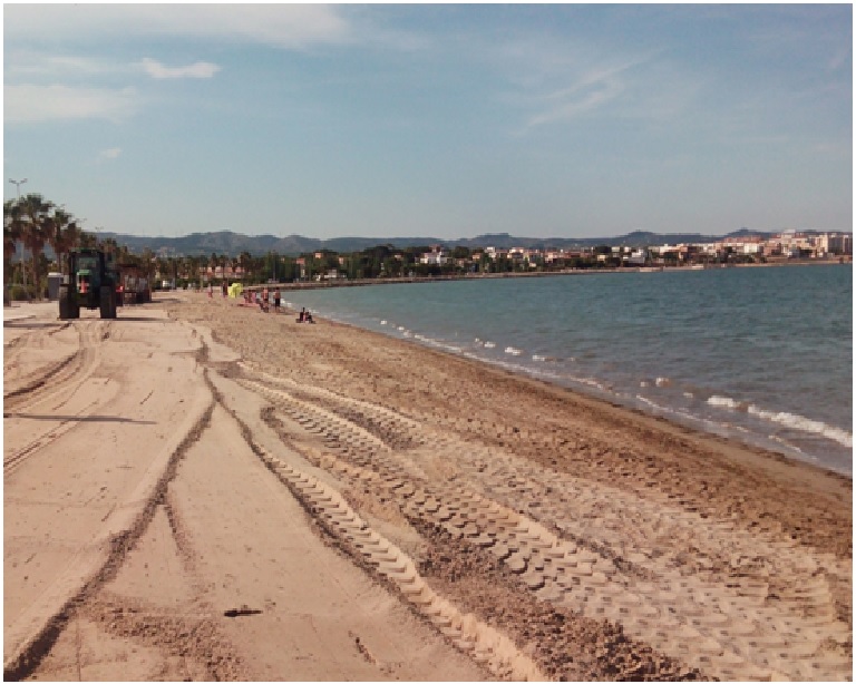 Durante. Playa L'Arenal en L'Ampolla.