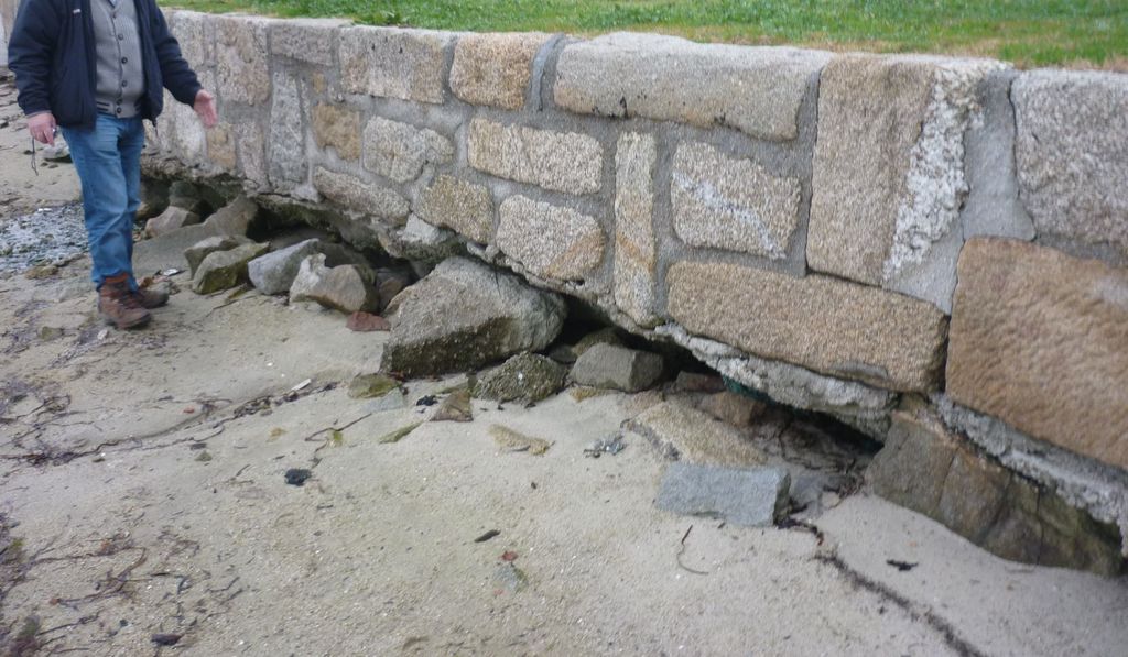 Prolongación de la senda peatonal en Paredes (T.M. de Vilaboa). Antes