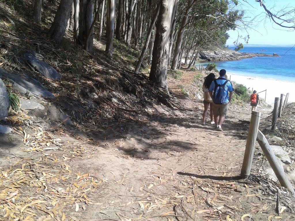 Rampa de acceso a la playa de Filgueira en Cies (T.M. de Vigo). Antes de las obras