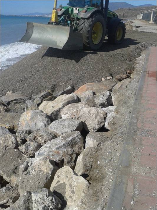 Reparación de daños producidos por el temporal del diciembre de 2014 en la costa mediterránea. Balanegra. T.M. Adra (Durante las obras)