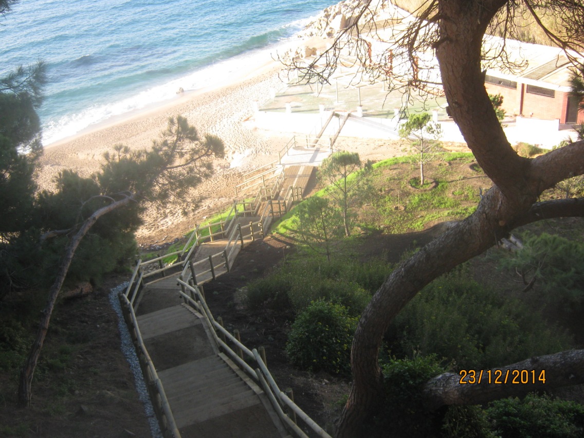 Mejora del acceso y rehabilitación ambiental de la playa de Roca Grossa en Calella (Después de las obras)