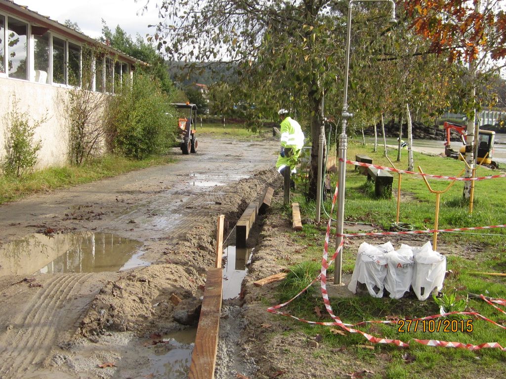 Prolongación de la senda peatonal en Paredes (T.M. de Vilaboa). Durante