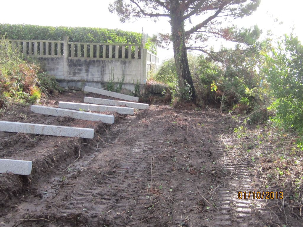 Acceso a la playa de los alemanes (T.M. de Cangas do Morrazo). Durante las obras