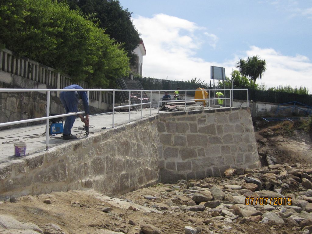 Rampa en playa Chancelas. Durante las obras