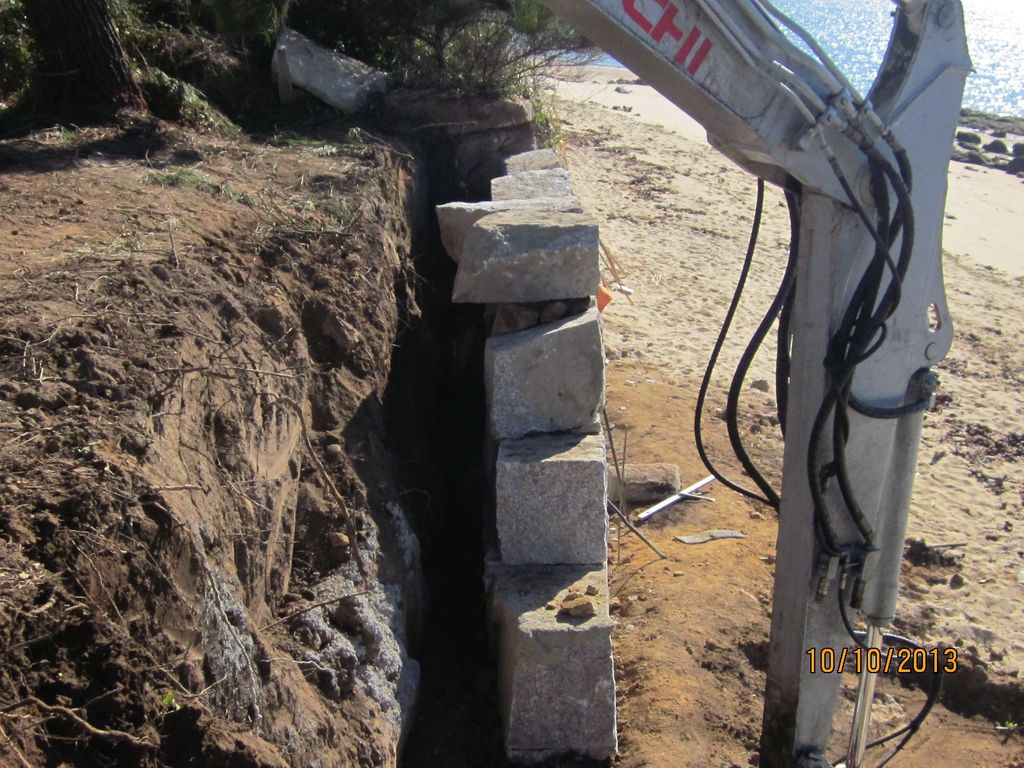 Acceso a la playa de los alemanes (T.M. de Cangas do Morrazo). Durante las obras