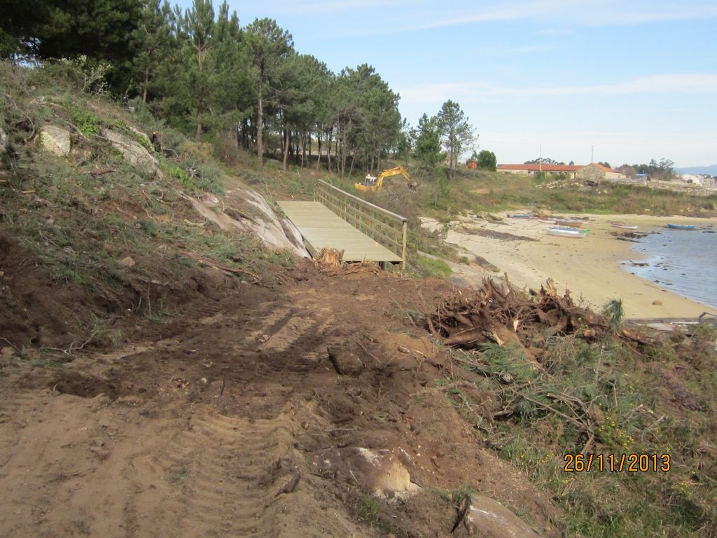 Senda litoral en la ensenada de O Esteiro (T.M. de O Grove). Durante las obras