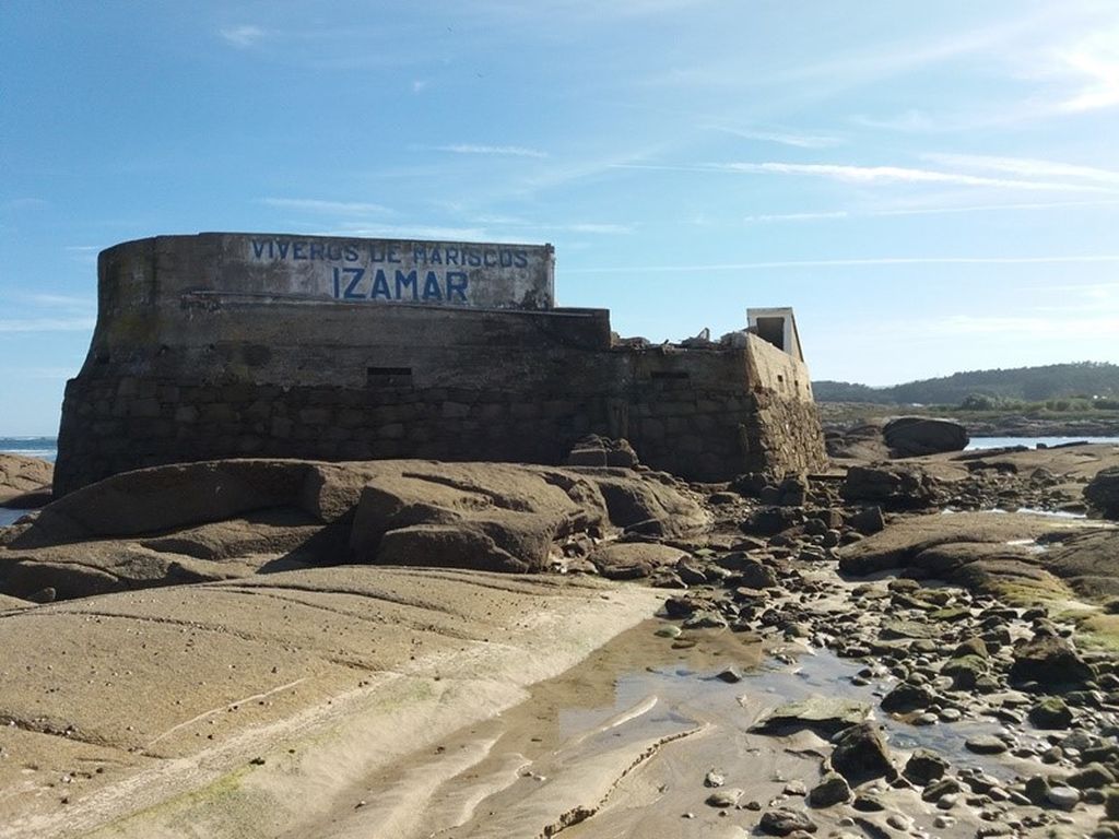 Demolición de la cetárea de San Ciprián. Antes