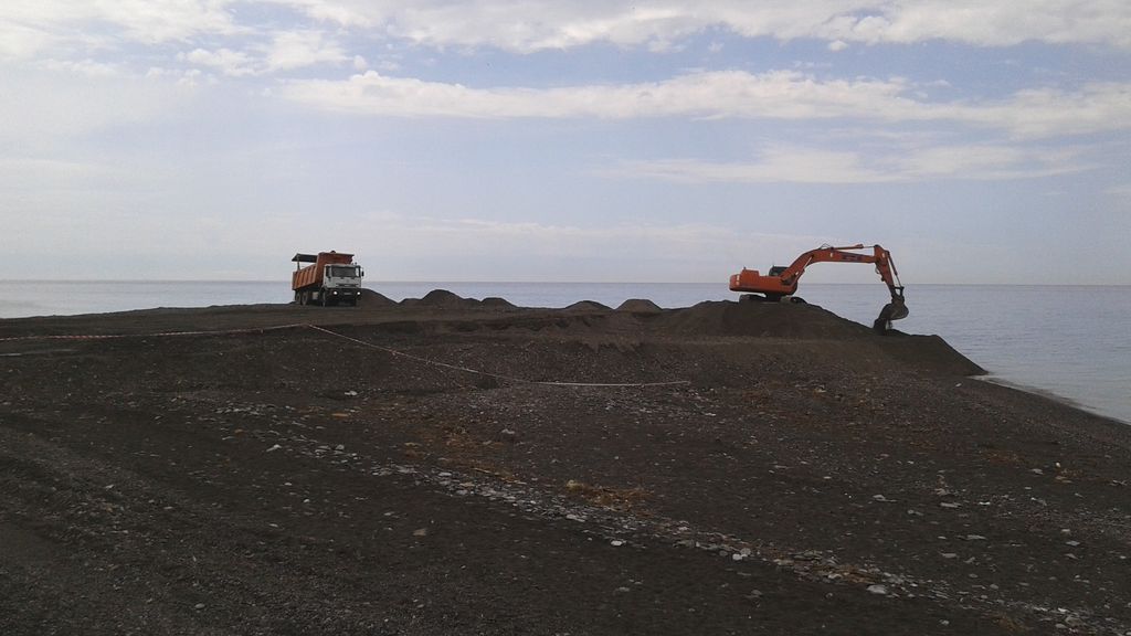 Durante las obras de La Rabita