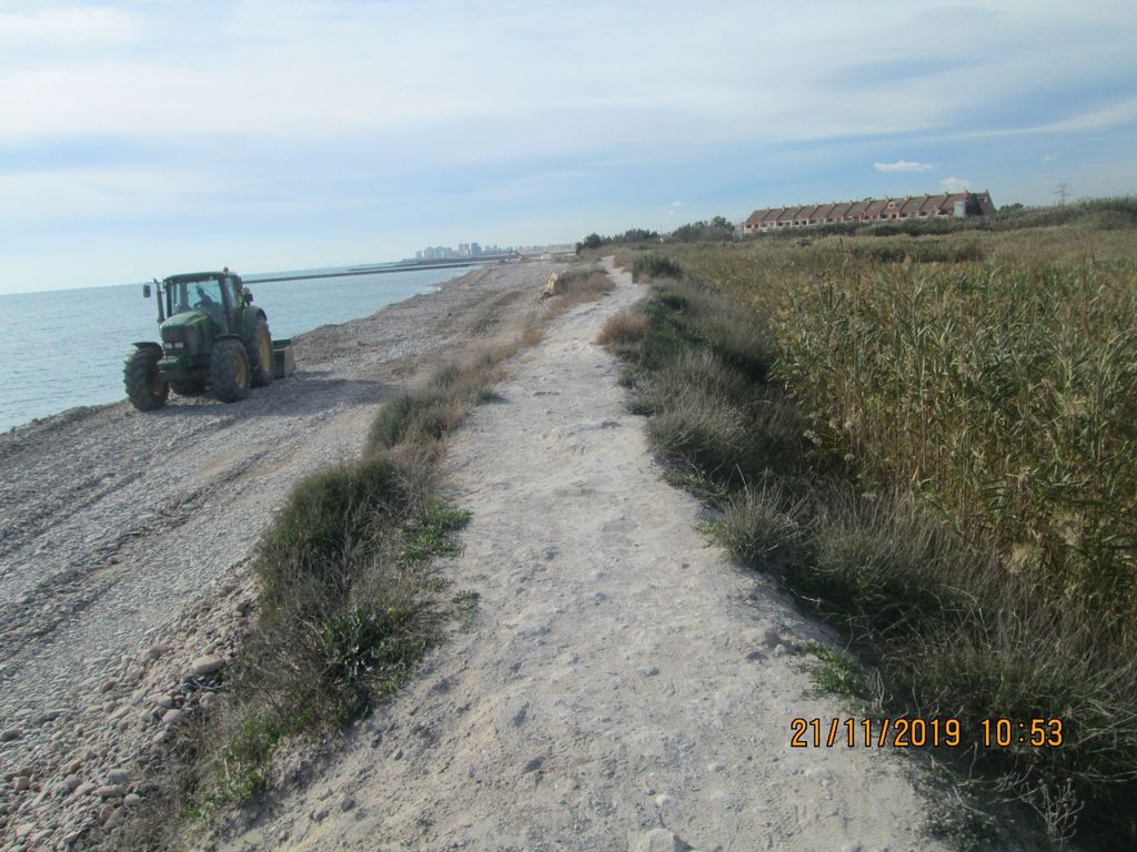 Extensión de gravas frente a la Marjal dels Moros (Sagunto)