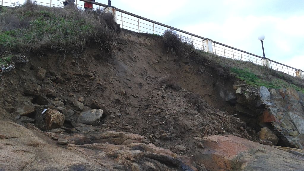 Estabilización de taludes en el paseo-senda de Caión (T.M.  de A Laracha). Antes de las obras