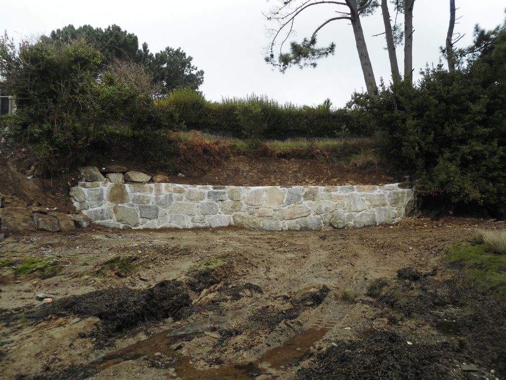 Protección y estabilización de taludes en la playa de Tanxil (T.M. de Rianxo). Después de las obras