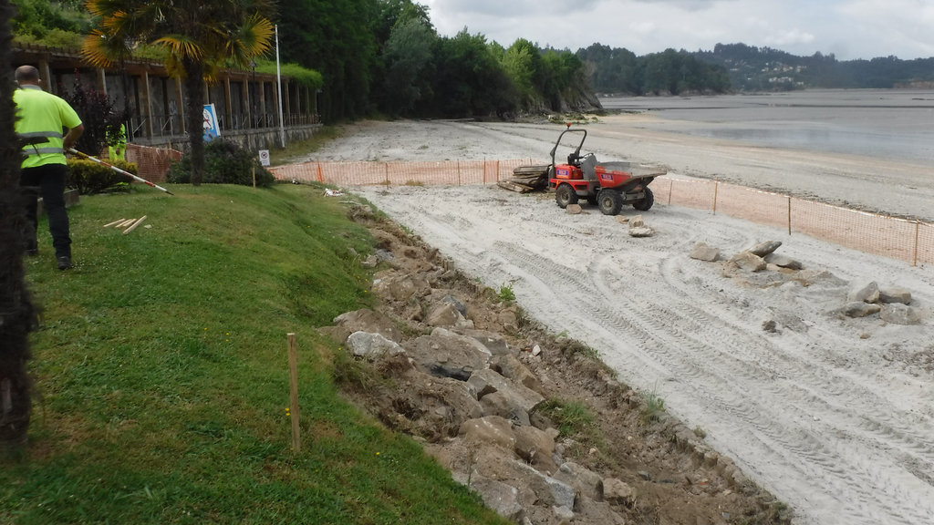 Mantenimiento y conservación V. Miño. Playa pequeña de Miño - Mejora para la protección del DPMT (Antes de las obras)