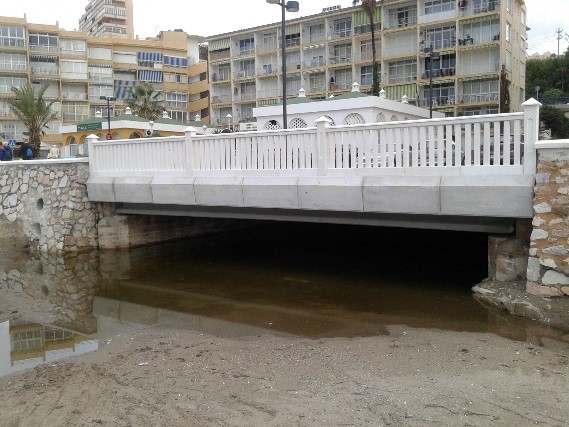 Puentes. Durante las obras