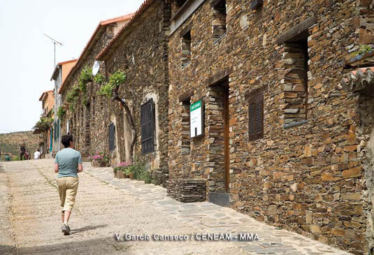 Los pueblos del entorno del Parque Nacional han tenido un importante  incremento en  el numero de visitantes en los últimos años, esto ha supuesto una mejora del nivel económico en la comarca.