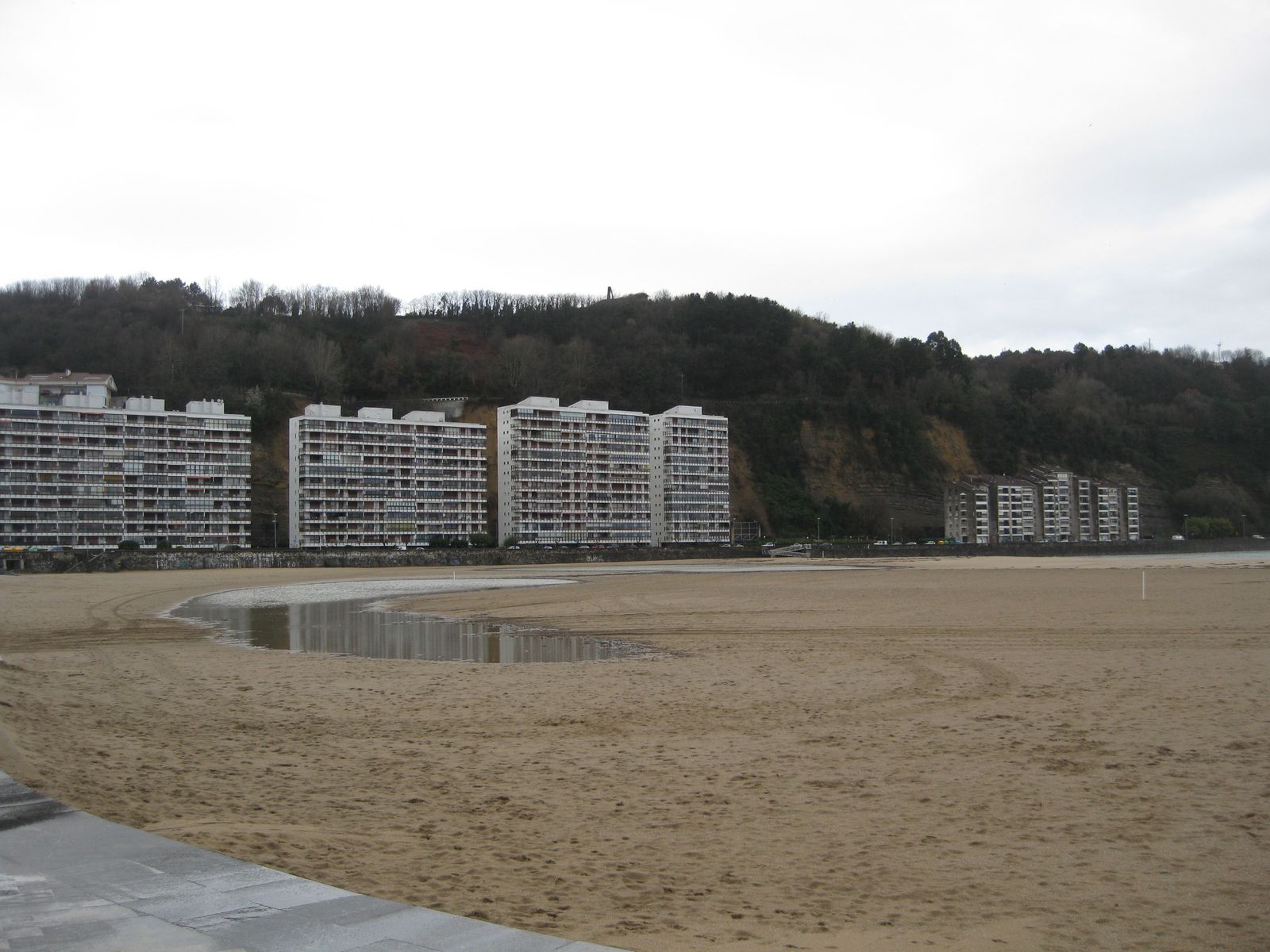 Aportación de arena a la playa de Hondarribia